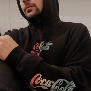 URBAN OUTFITTERS // coca-cola hoodie // XL